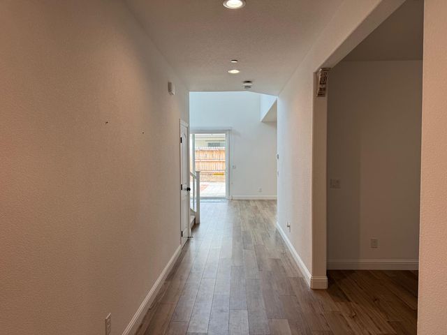 3989 Salt Point Way, Rancho Cordova, CA 95742