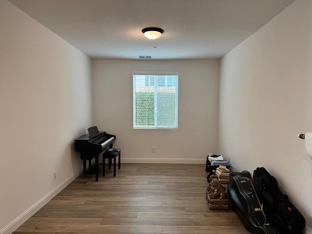 3989 Salt Point Way, Rancho Cordova, CA 95742