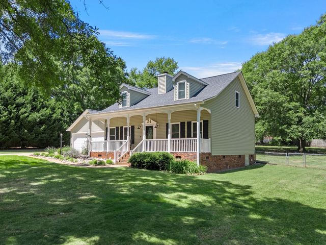 115 Suffolk Rd, Boiling Springs, SC 29316