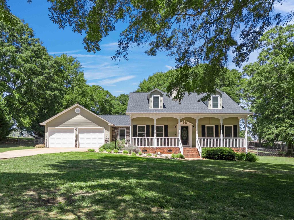 115 Suffolk Rd, Boiling Springs, SC 29316