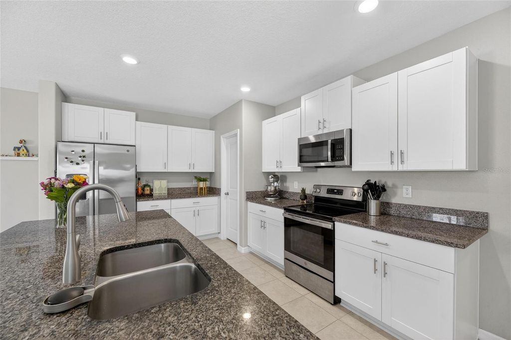 Image 17 of property listing at 16791 DELIA STREET, Wimauma, FL 33598