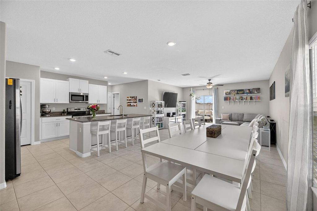 Image 8 of property listing at 16791 DELIA STREET, Wimauma, FL 33598