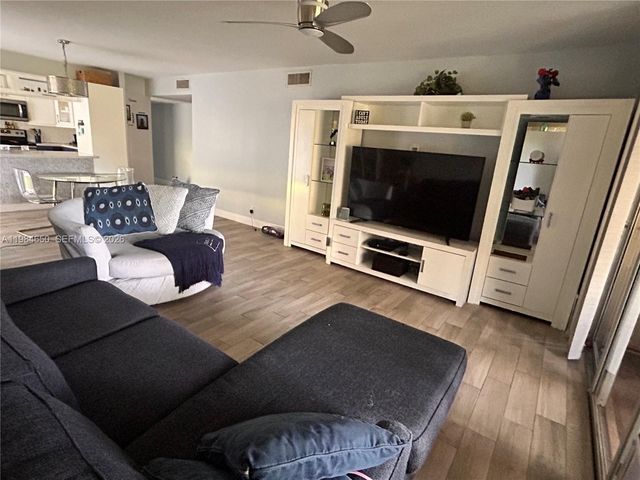 7532 NW 86th Ter 104, Tamarac, FL 33321