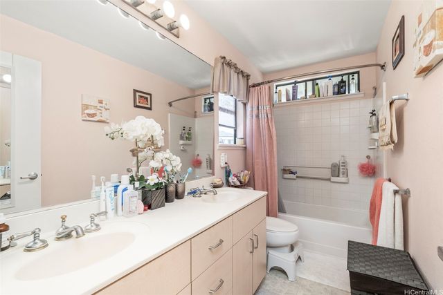 94-1059 Pouhana Way 3, Waipahu, HI 96797