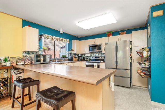 94-1059 Pouhana Way 3, Waipahu, HI 96797