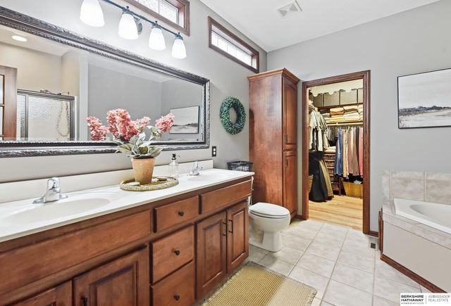 19302 Blaine Street, Omaha, NE 68135