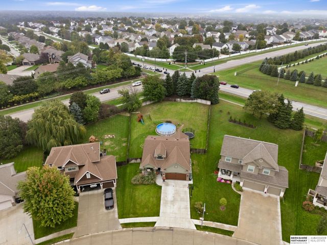 19302 Blaine Street, Omaha, NE 68135
