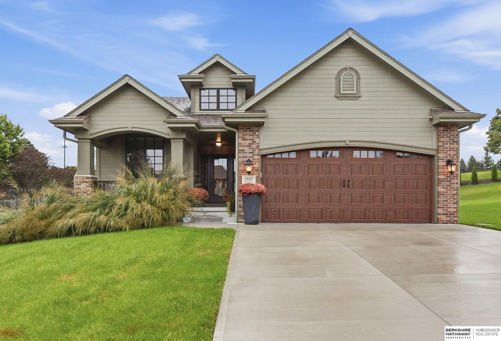 19302 Blaine Street, Omaha, NE 68135
