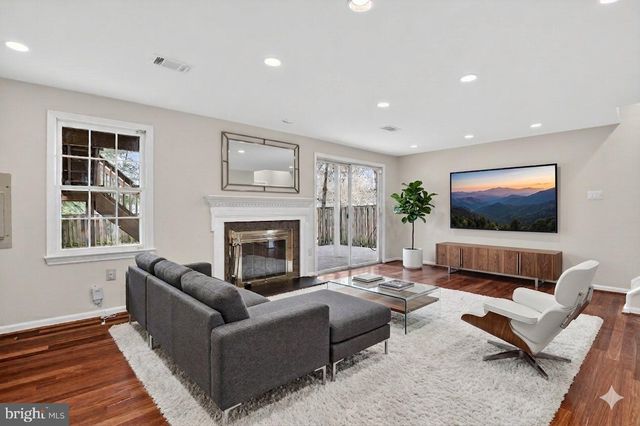 10101 GALSWORTHY PL, Bethesda, MD 20817