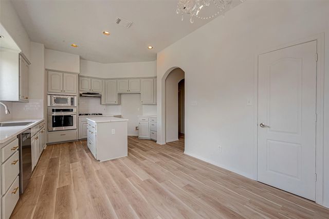 2150 Stacy Knoll, Houston, TX 77008
