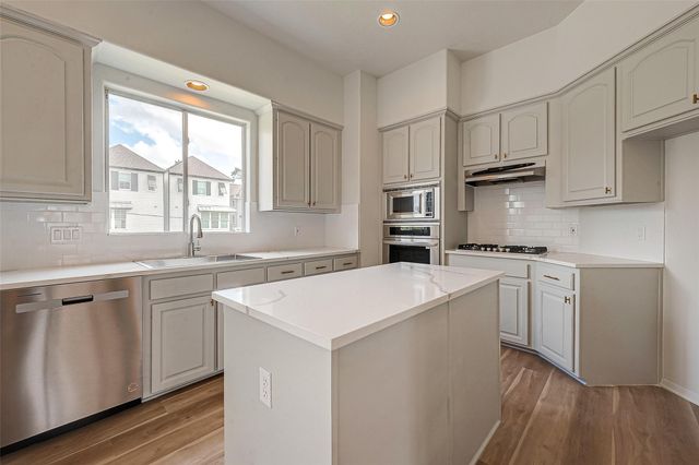 2150 Stacy Knoll, Houston, TX 77008