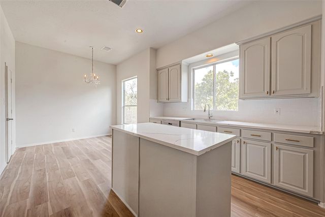 2150 Stacy Knoll, Houston, TX 77008