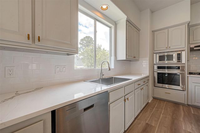 2150 Stacy Knoll, Houston, TX 77008