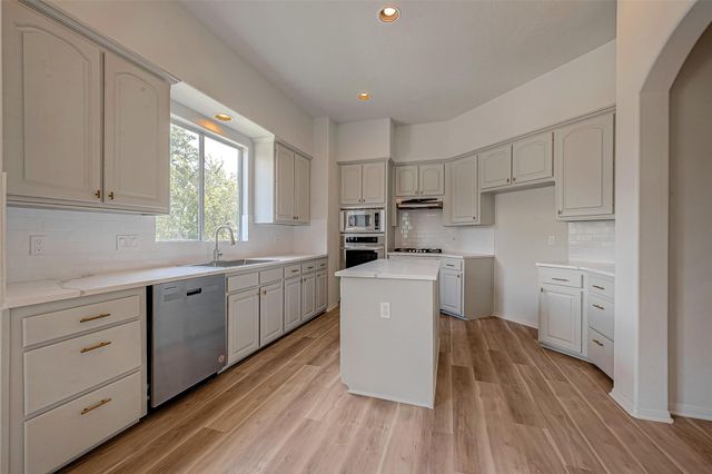 2150 Stacy Knoll, Houston, TX 77008