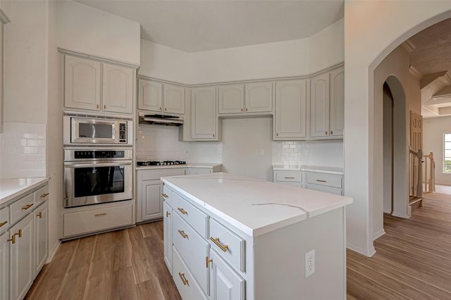 2150 Stacy Knoll, Houston, TX 77008