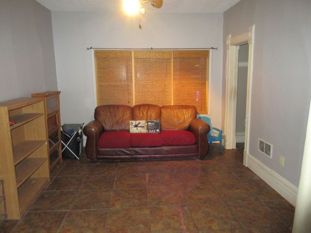 10011 S Exchange Avenue, Chicago, IL 60617