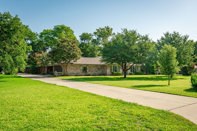 175 Moonlight Drive, Murphy, TX 75094