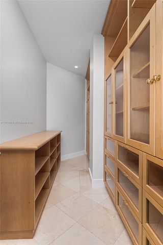 808 Brickell Key Drive 3901, Miami, FL 33131