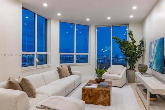 808 Brickell Key Drive 3901, Miami, FL 33131