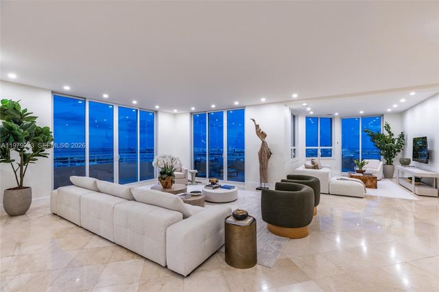 808 Brickell Key Drive 3901, Miami, FL 33131