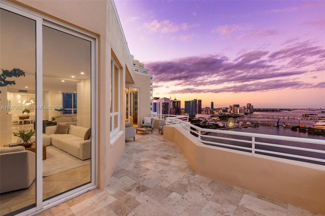 808 Brickell Key Drive 3901, Miami, FL 33131