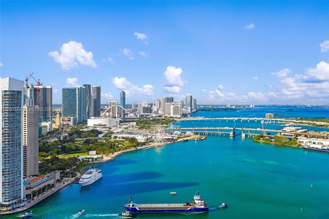 808 Brickell Key Drive 3901, Miami, FL 33131