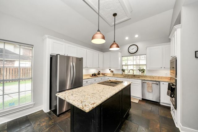 1818 Mountain Aspen Lane, Kingwood, TX 77345