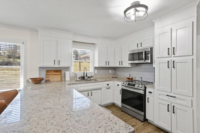 221 TIMBROOKE Way, Easley, SC 29642