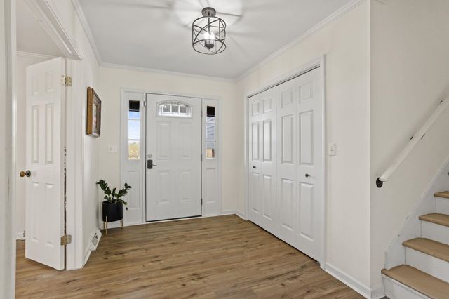 221 TIMBROOKE Way, Easley, SC 29642