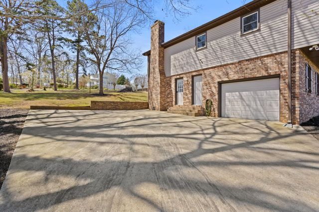 221 TIMBROOKE Way, Easley, SC 29642