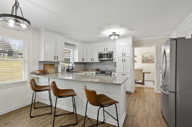 221 TIMBROOKE Way, Easley, SC 29642