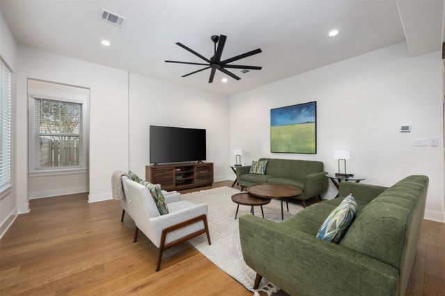 510 E 7th ST, Georgetown, TX 78626