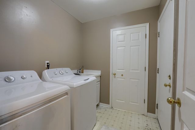38895 Ridgeview Circle, Clinton Twp, MI 48036