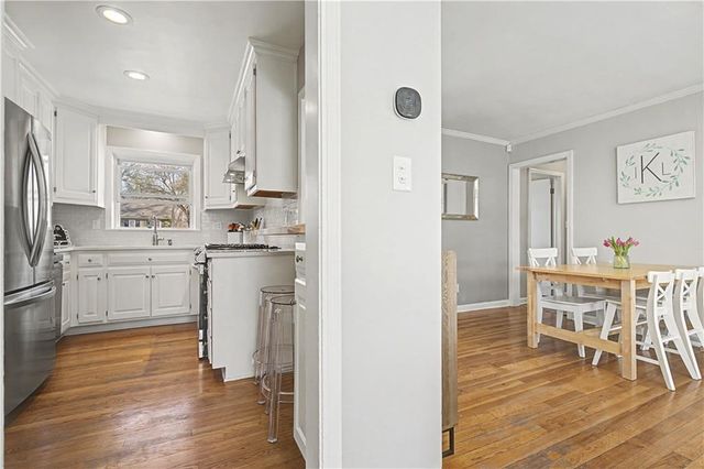 2711 W 73rd Terrace, Prairie Village, KS 66208