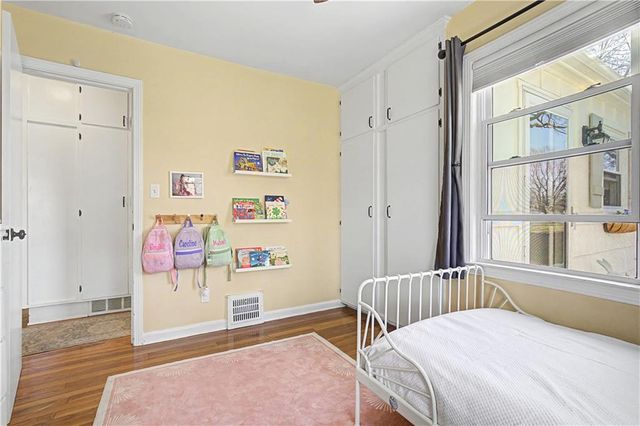 2711 W 73rd Terrace, Prairie Village, KS 66208