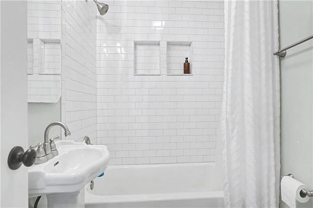 2711 W 73rd Terrace, Prairie Village, KS 66208