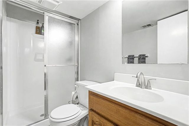 2711 W 73rd Terrace, Prairie Village, KS 66208