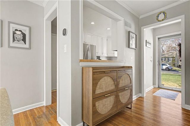 2711 W 73rd Terrace, Prairie Village, KS 66208