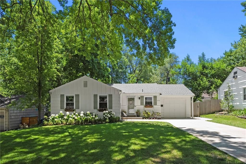 2711 W 73rd Terrace, Prairie Village, KS 66208