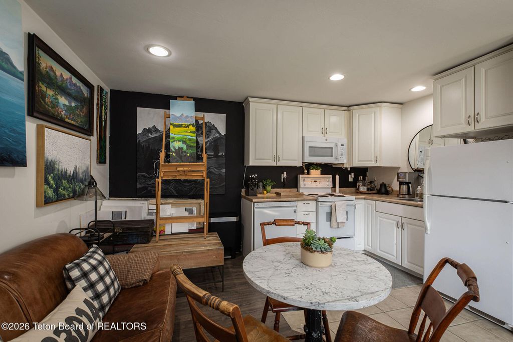 8855 RIVERFRONT Drive, Jackson, WY 83001 photo 30