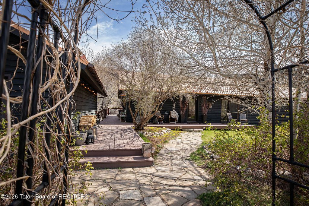 8855 RIVERFRONT Drive, Jackson, WY 83001 photo 33