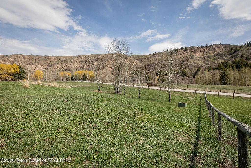 8855 RIVERFRONT Drive, Jackson, WY 83001 photo 41