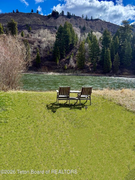 8855 RIVERFRONT Drive, Jackson, WY 83001 photo 7