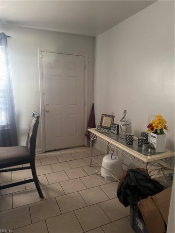 1651 Darren CIR, Portsmouth, VA 23701