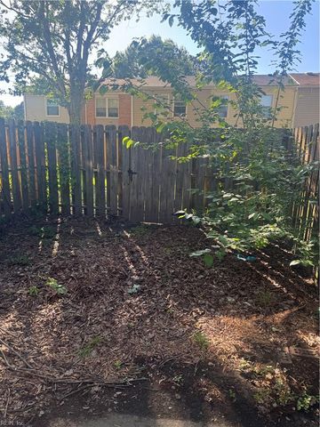 1651 Darren CIR, Portsmouth, VA 23701
