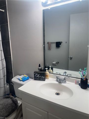 1651 Darren CIR, Portsmouth, VA 23701
