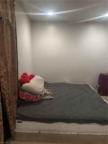 1651 Darren CIR, Portsmouth, VA 23701