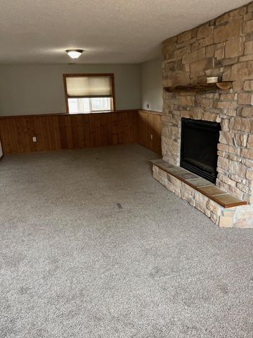 833 S Walnut Street, Belle Plaine, MN 56011