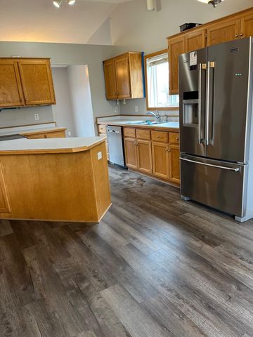 833 S Walnut Street, Belle Plaine, MN 56011