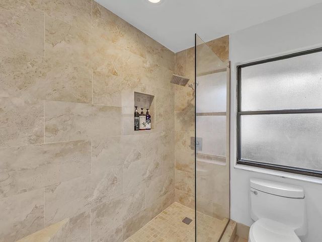4989 Pineview Circle, Delray Beach, FL 33445